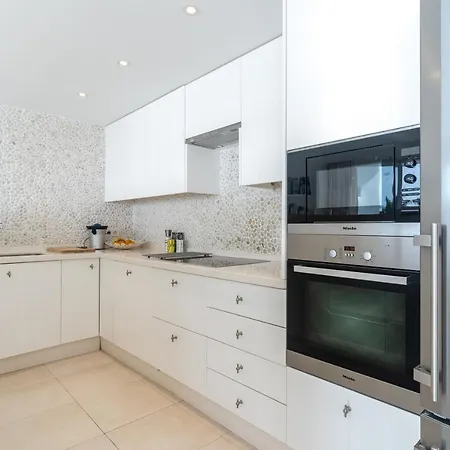 Front Line 2bed Apartment